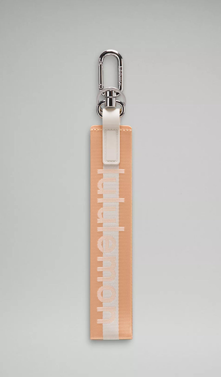 Llavero never lost Lululemon