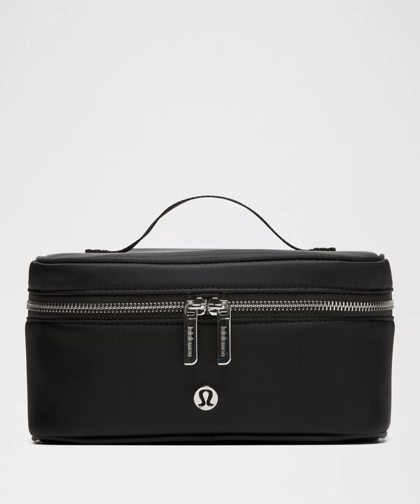 Travel toiletry bag
