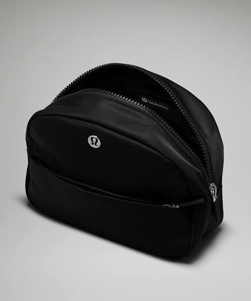 City Essentials Pouch Lululemon