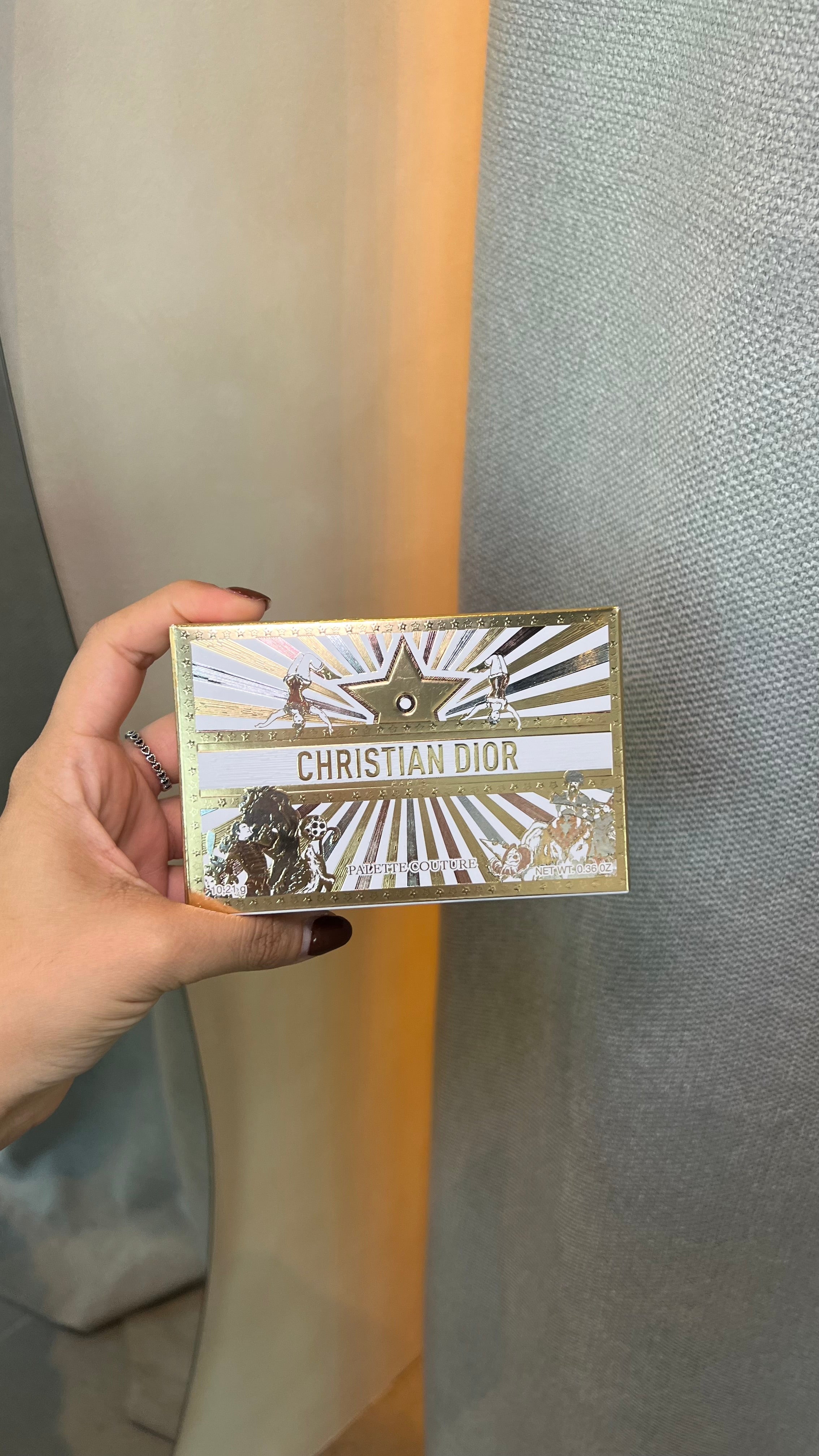 H25 eye shad palette int25