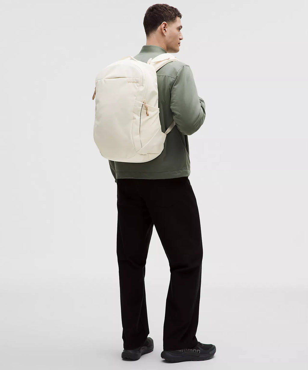 Triple-Zip Backpack 28L
Tech Canvas
