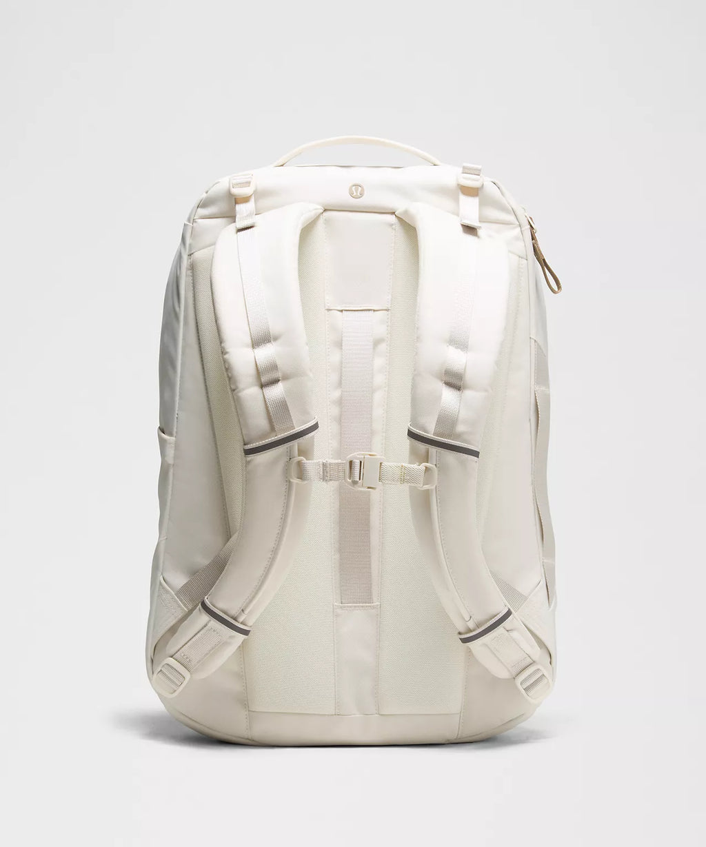 Triple-Zip Backpack 28L
Tech Canvas