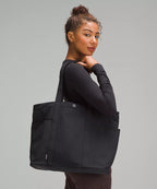 Daily multi pocket tote